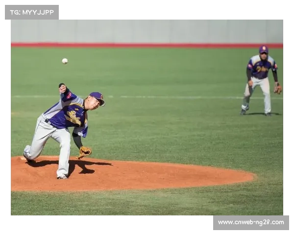 亚锦赛中国队马皓天、王耔棋、侯翰钢连续安打，第三局反超比分获掌声