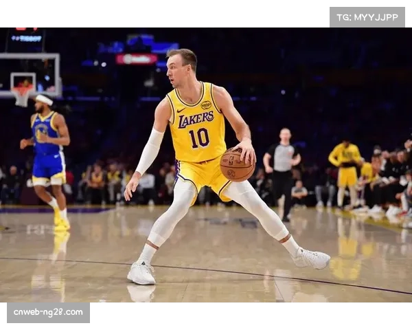 -湖人得到卢克·肯纳德，补强外线三分火力-